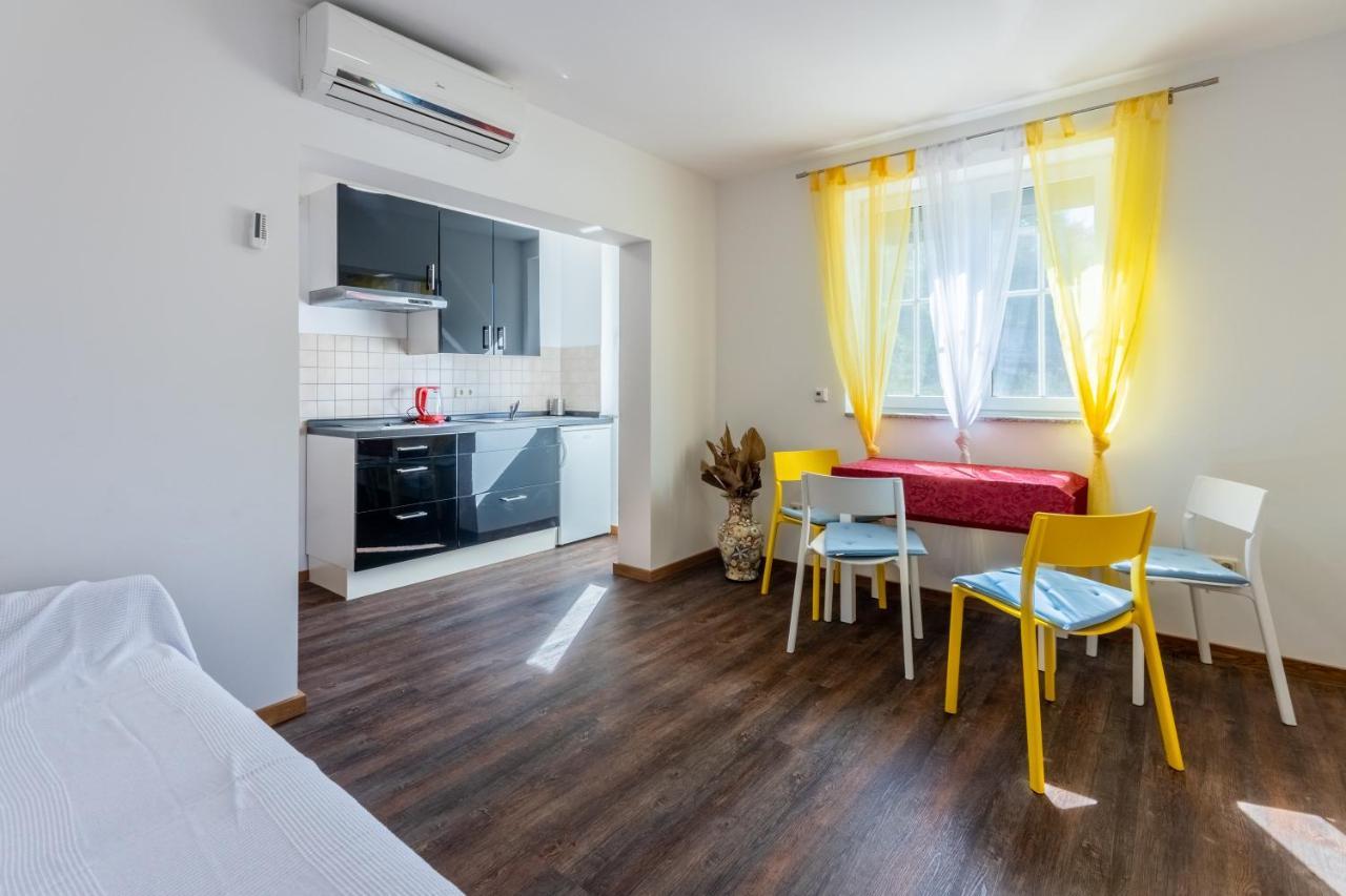 Rimac Apartment And Rooms Нови-Винодолски Экстерьер фото