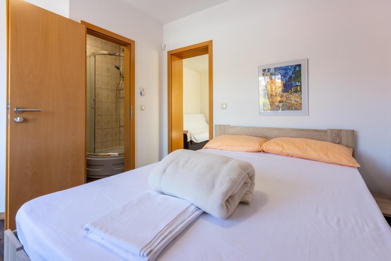 Rimac Apartment And Rooms Нови-Винодолски Экстерьер фото
